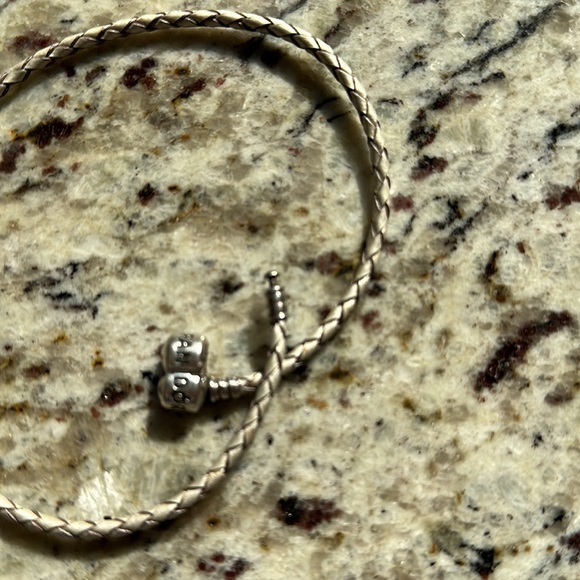 Pandora gray and silver bracelet - Picture 4 of 4